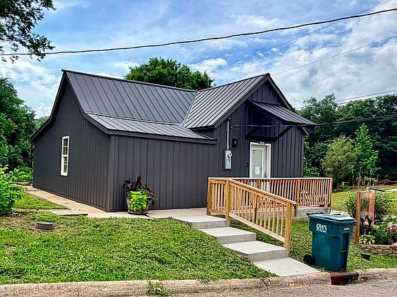 2nd image of 18209 3rd Street