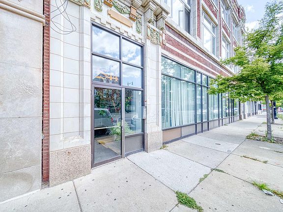 3rd image of 2544 W North Ave