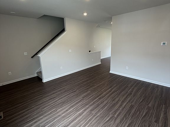 3rd image of 18 Ironwood Ct