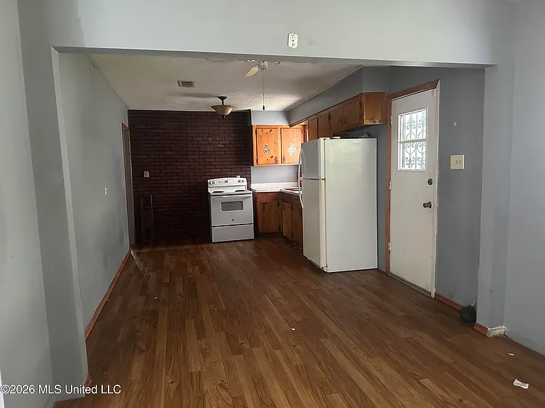 3655 Horton St — Photo 15
