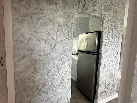3rd image of 75 Kihapai St APT 1