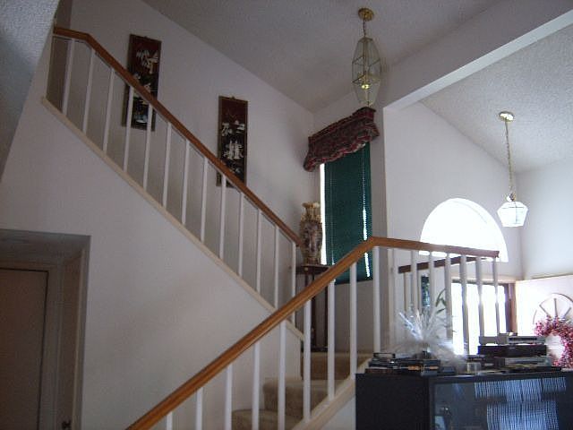 2nd image of 2911 Poplar Dr