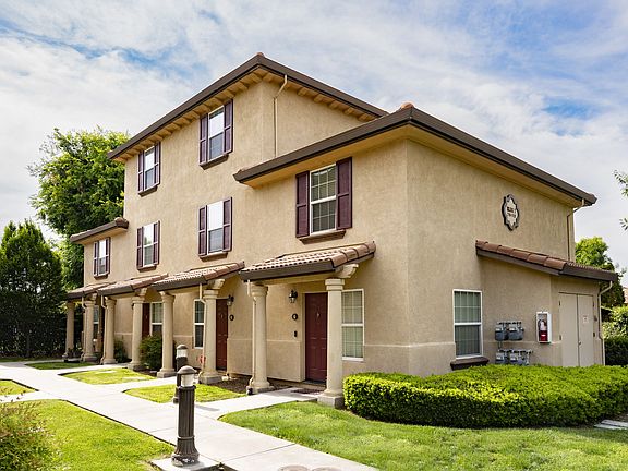 3rd image of 315 Mount Oso Ave APT 313