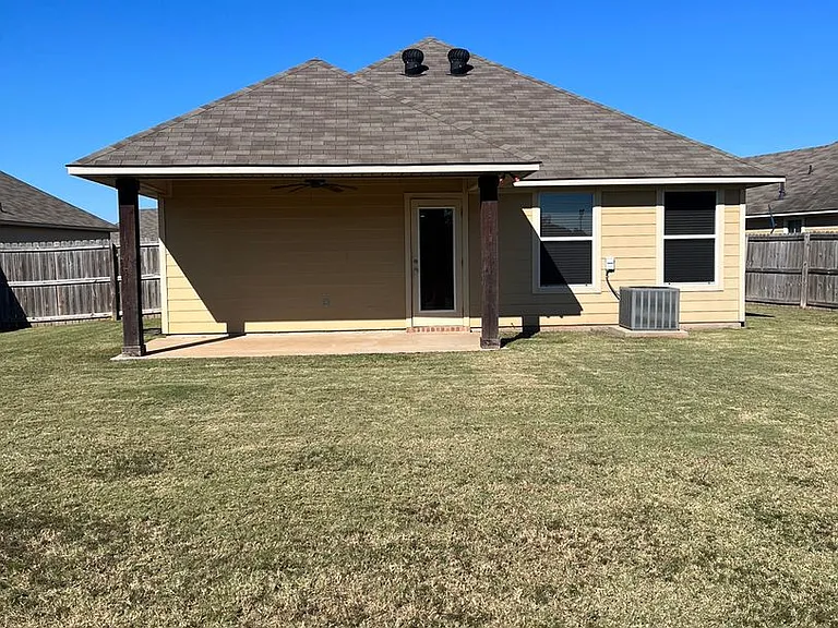 419 Jordan Dr — Photo 23