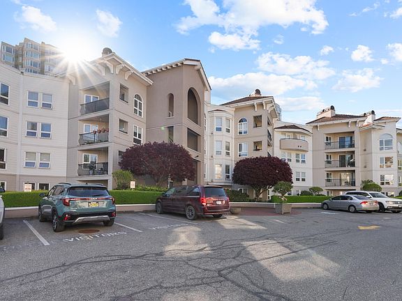3rd image of 3172 Gladwin Rd #206