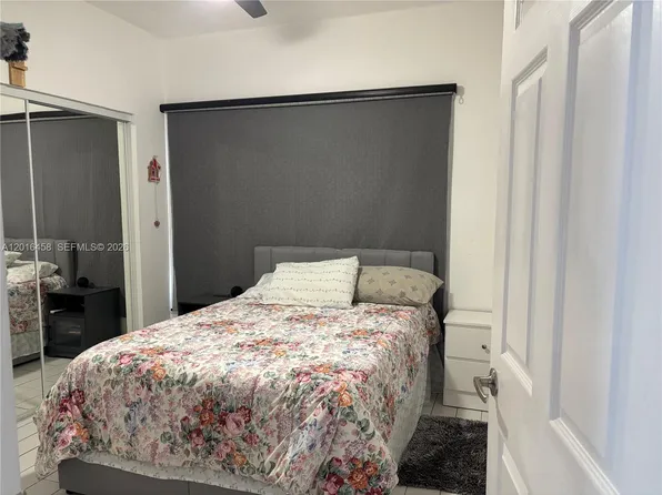 1131 SW 86th Ave, Pembroke Pines, FL 33025