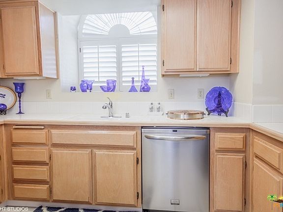 4th image of 2530 N Hermosa Dr