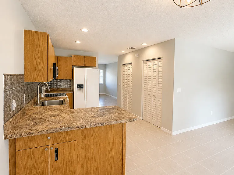 2478 NW Holiday Ct — Photo 21