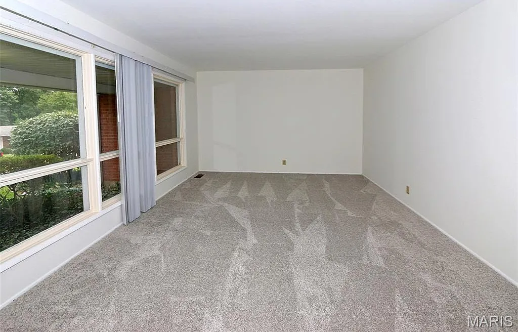3 bed, 2.0 bath, 1761 sqft, $2,600 — Photo 4