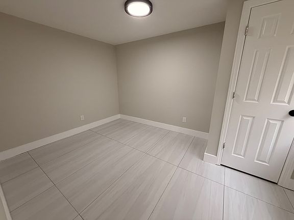 4th image of 64 Chamberlain St #6B