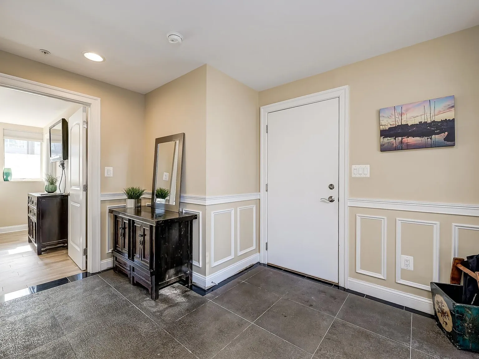 4 bed, 3.5 bath, 4535 sqft, $10,000 — Photo 4