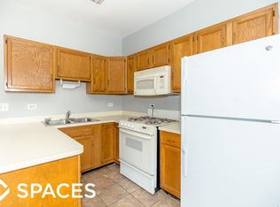 917 W Irving Park Rd #2FRONT, Chicago, IL 60613