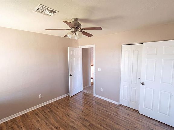 4th image of 12 Wahnetah Ln