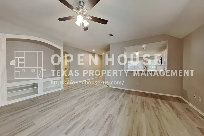 1327 Coppercrest Dr — Photo 3