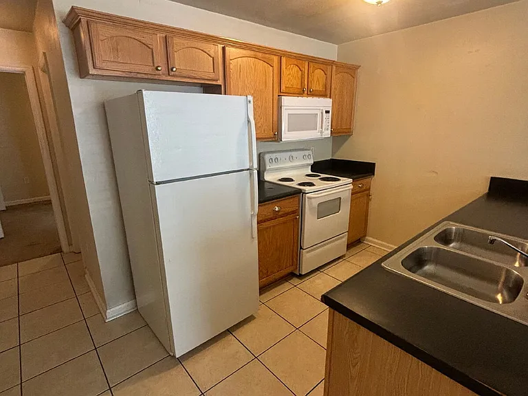 1552 Devoe St — Photo 11
