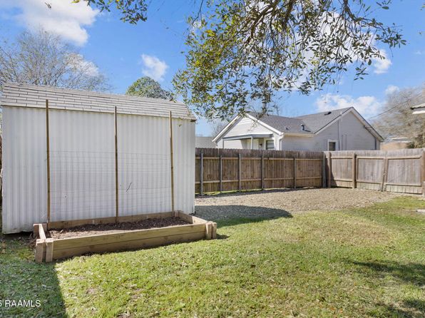 109 Glenn St, Broussard, LA 70518