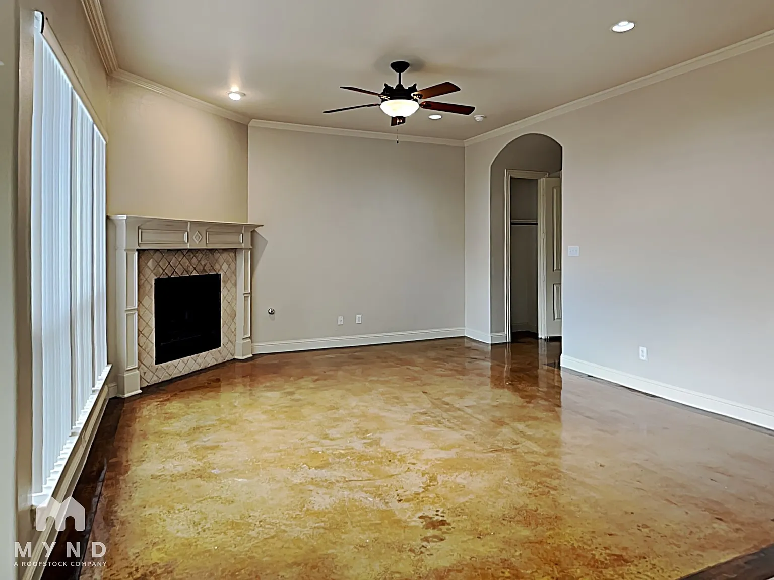 3 bed, 2.5 bath, 1910 sqft, $3,099 — Photo 2