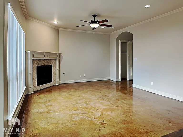 2204 Apollonia Ln — Photo 2