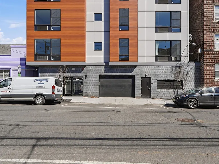 304 61st St #4A — Photo 21