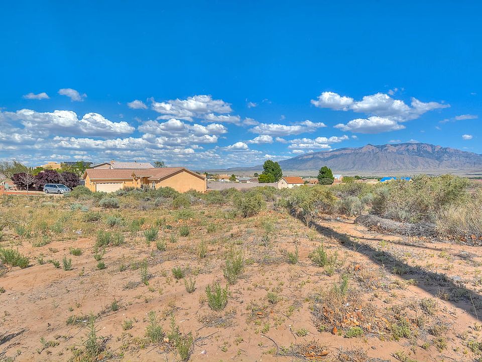2nd image of 700 Chihuahua Rd NE