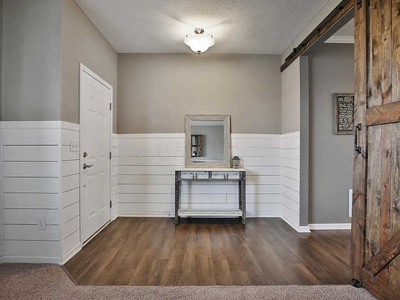 5th image of 349 Glen Crossing Dr