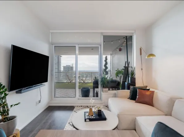 1955 Alpha Way #4007, Burnaby, BC V5C 0K6