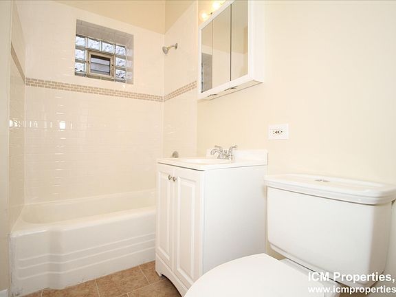 4th image of 1616 W Berteau Ave #2