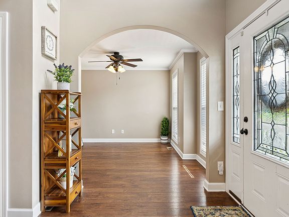 4th image of 1121 Chinook Cir