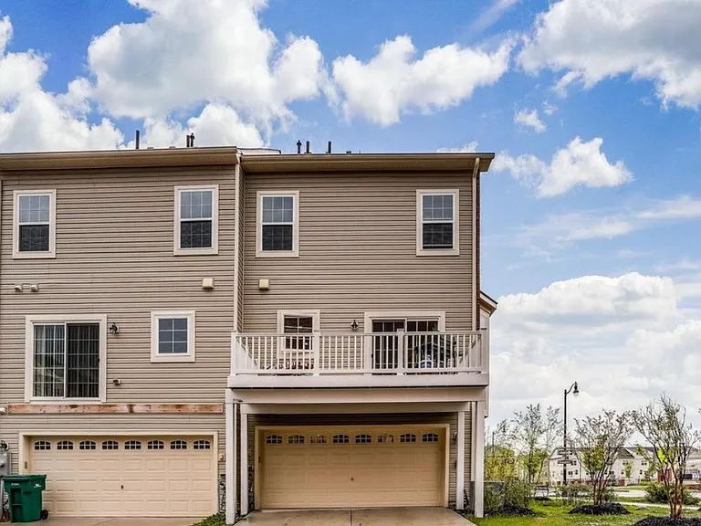 7154 Beaumont Pl — Photo 2
