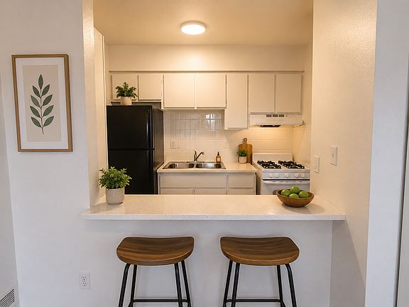 3rd image of 320 Tennessee St SE #11