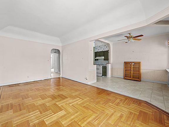 3rd image of 2636 E 7th St #1