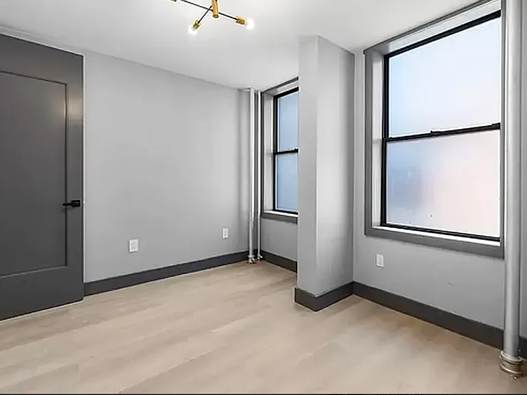 161 W 54th St #401C — Photo 10