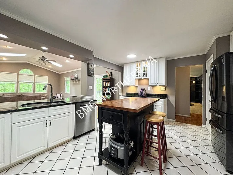 4800 Occoquan Overlook — Photo 13