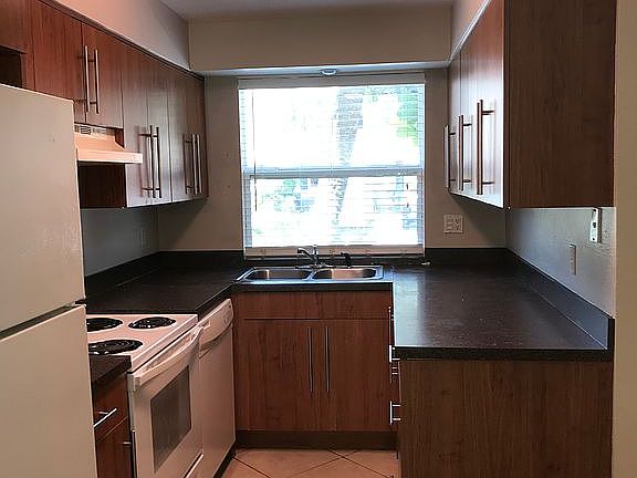 3rd image of 7609 La Mesita Ct