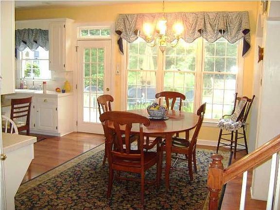 5th image of 2100 Bay Pointe Dr