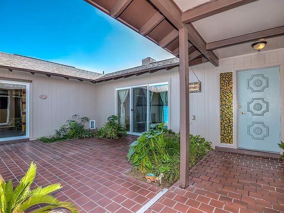 3rd image of 10601 W Mission Ln