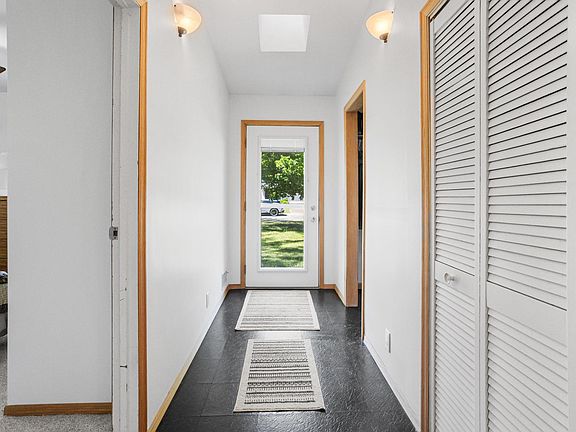 3rd image of 8393 Laddie Rd NE