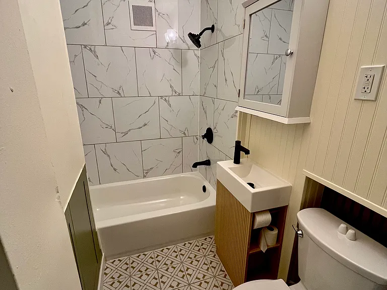 2104 W 34th Pl — Photo 7