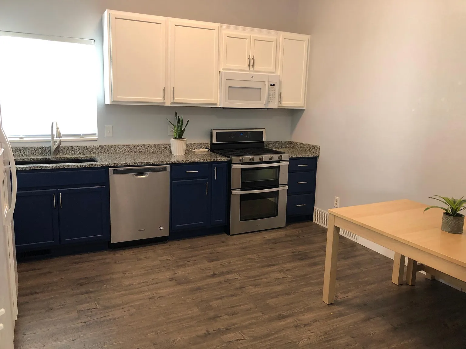 4 bed, 2040 sqft, $2,000 — Photo 3