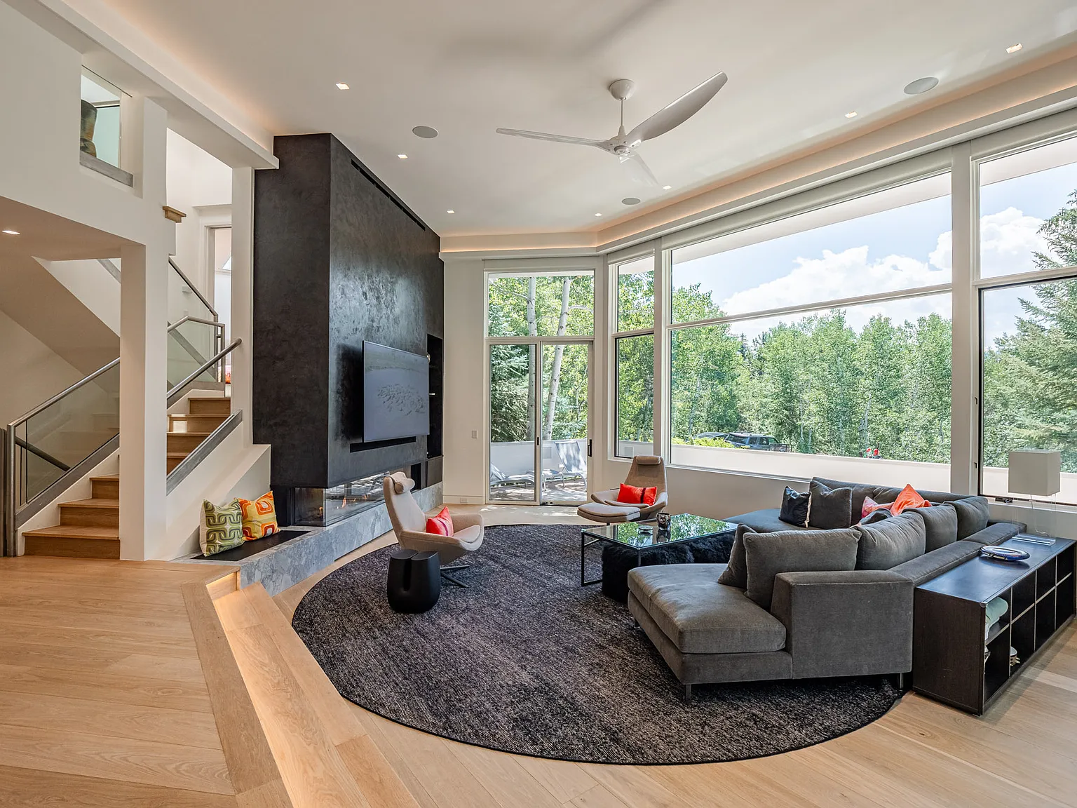 5 bed, 5.5 bath, 4121 sqft, $45,000 — Photo 1