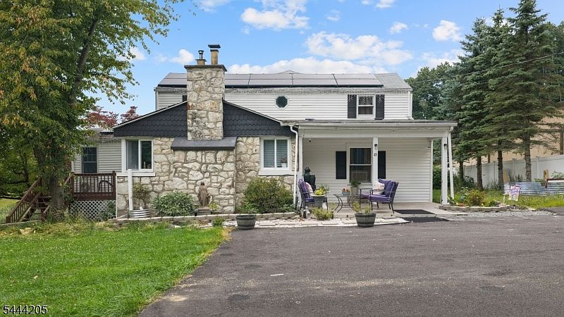 1st image of 49 Hillcrest Dr