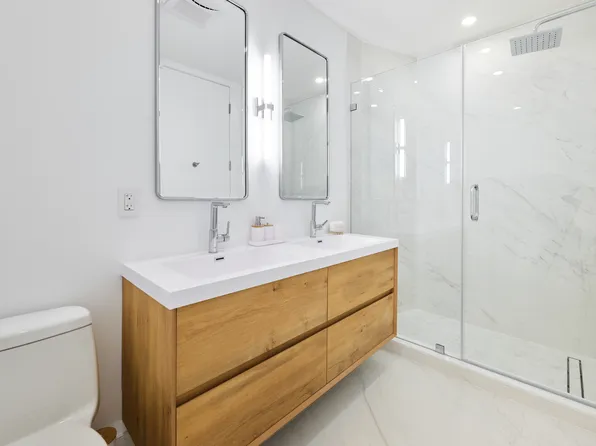 125 Riverside Drive image 4 of 7