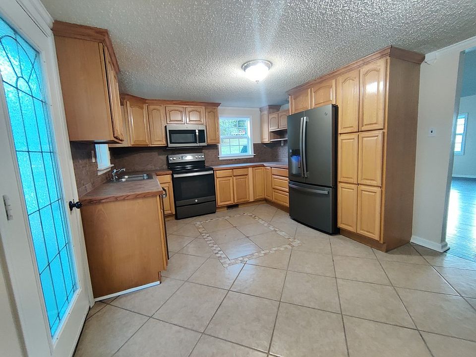 2nd image of 120 Jersey Dr