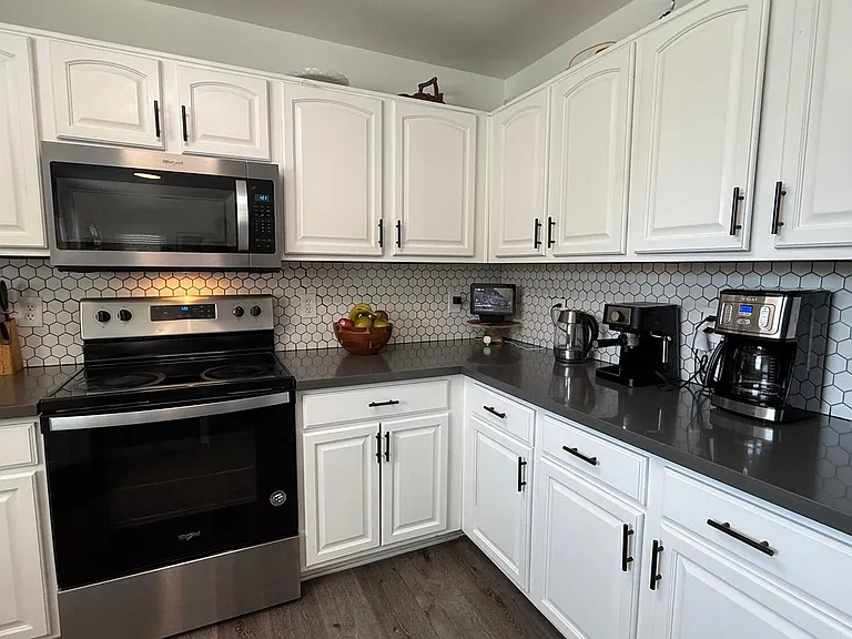 22461 W Woodlands Ave — Photo 6