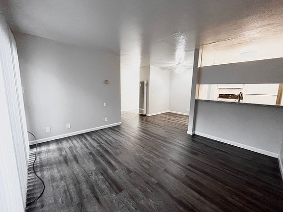 3rd image of 1823 H St APT G