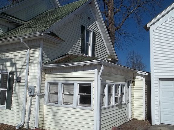 3rd image of 282 Webb Ave