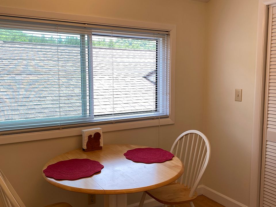 Eat-in kitchen.