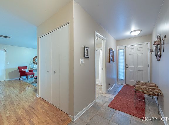 3rd image of 4528 S Woodlawn Ave
