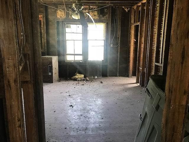 2nd image of 2962 S California St