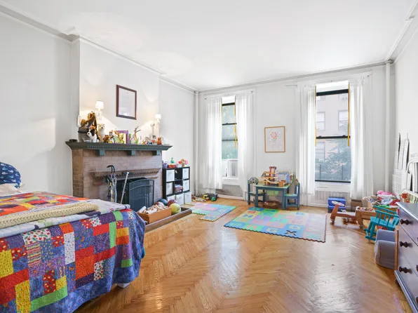 142 East 37th Street image 5 of 6